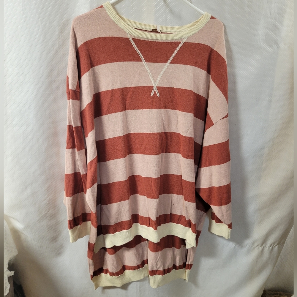 Free People Size‎ M/L Ladies Striped Sweater longer in Back